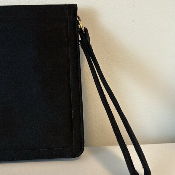 Vintage Bienen Davis black satin clutch/wristlet with goldtone 3D Apple detail - Picture 9 of 14